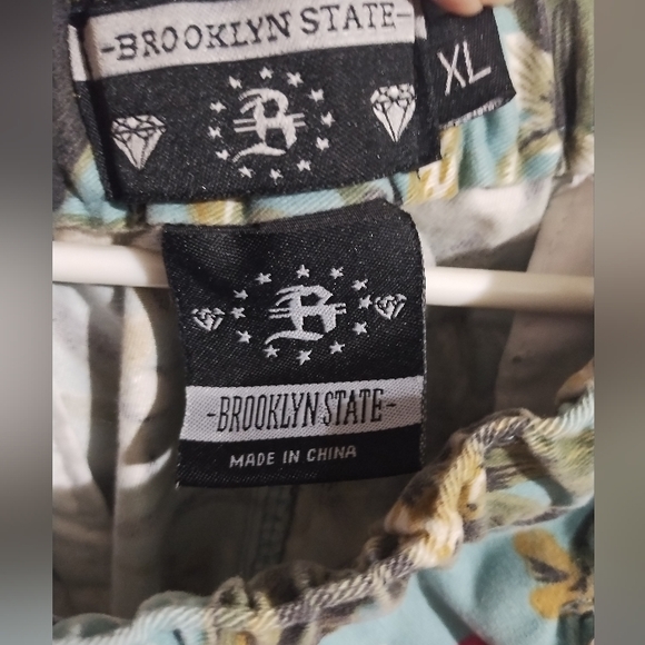 Brooklyn State Men’s Floral Long Cargo shorts Size XL - Picture 4 of 5
